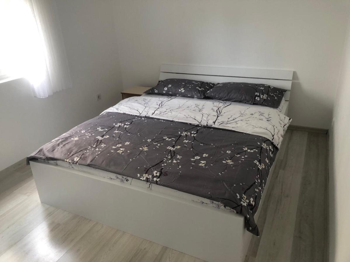 Plis Apartments 'Prishtina' Prishtinë Ngoại thất bức ảnh